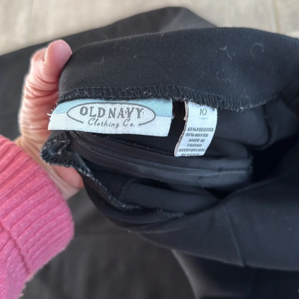 Vintage Old Navy Clothing Co. Women's Black Polyester/Rayon Pencil Skirt - 10 - Picture 10 of 10